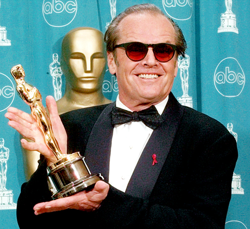 Jack Nicholson con su Oscar a mejor actor por la película "Mejor...Imposible". 1998